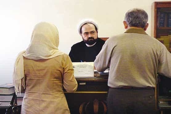 قانون باید مانع از تجاوز به حریم خصوصی افراد شود، اما چه می‌توان گفت وقتی خود قانون جواز تجاوز می‌شود؟