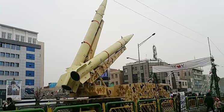 نمایش موشکهای سپاه پاسداران در راهپیمایی ۲۲ بهمن − تقلیل انقلاب به موشک