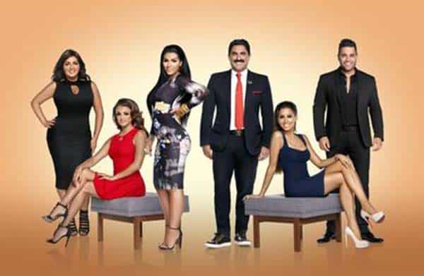 اصل آریایی؟ بازیگران فیلم شاهان سانست (Shahs of Sunset)، مجموعهٔ تلویزیونی ساخته شبکه تلویزیونی براوو که تصویرگر زندگی عدهای از ایرانیتبارانِ بسیار ثروتمندِ ساکن در محلهٔ بورلی هیلز در لس آنجلس است.
