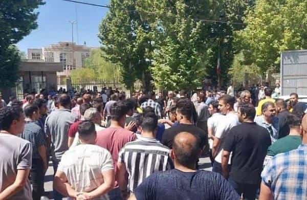 تجمع اعتراضی بازنشستگان تأمین اجتماعی کرمانشاه شنبه ۲۸ خردادماه ۱۴۰۱