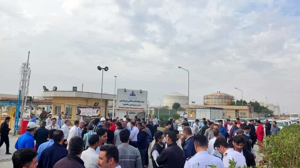 کارگران شرکت پایانهها و مخازن بندر ماهشهر اعتصاب کردند_۱۳ آذر ۱۴۰۱
