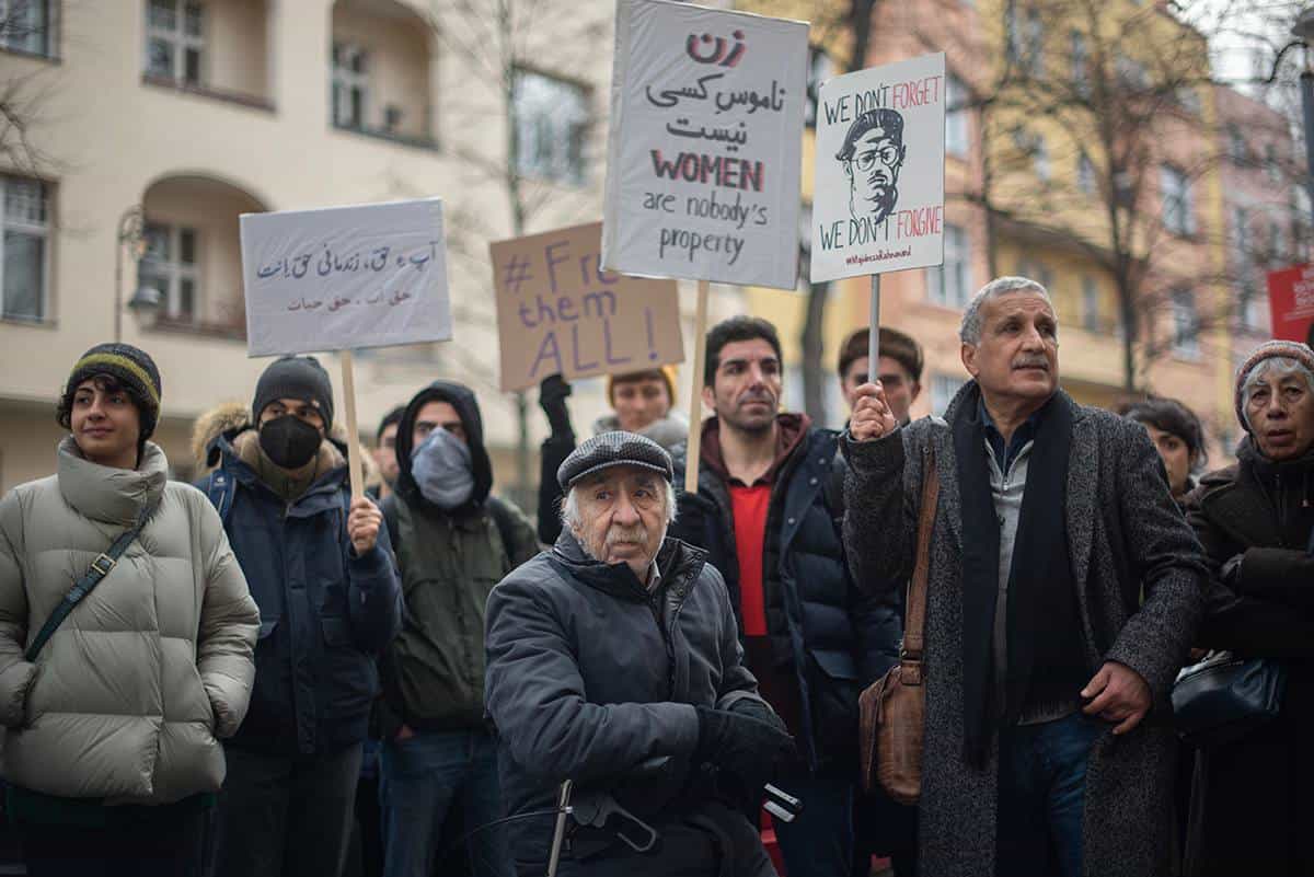 «علیه سرکوب، برای مقاومت» در برلین ــ عکس: بابک بردبار