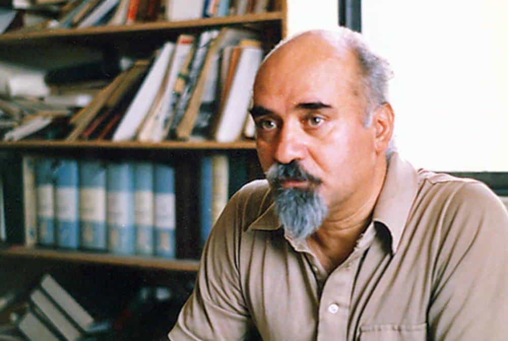 ضا براهنی (۲۱ آذر ۱۳۱۴ – ۵ فروردین ۱۴۰۱) شاعر، داستاننویس و منتقد برجستهٔ ایرانی
