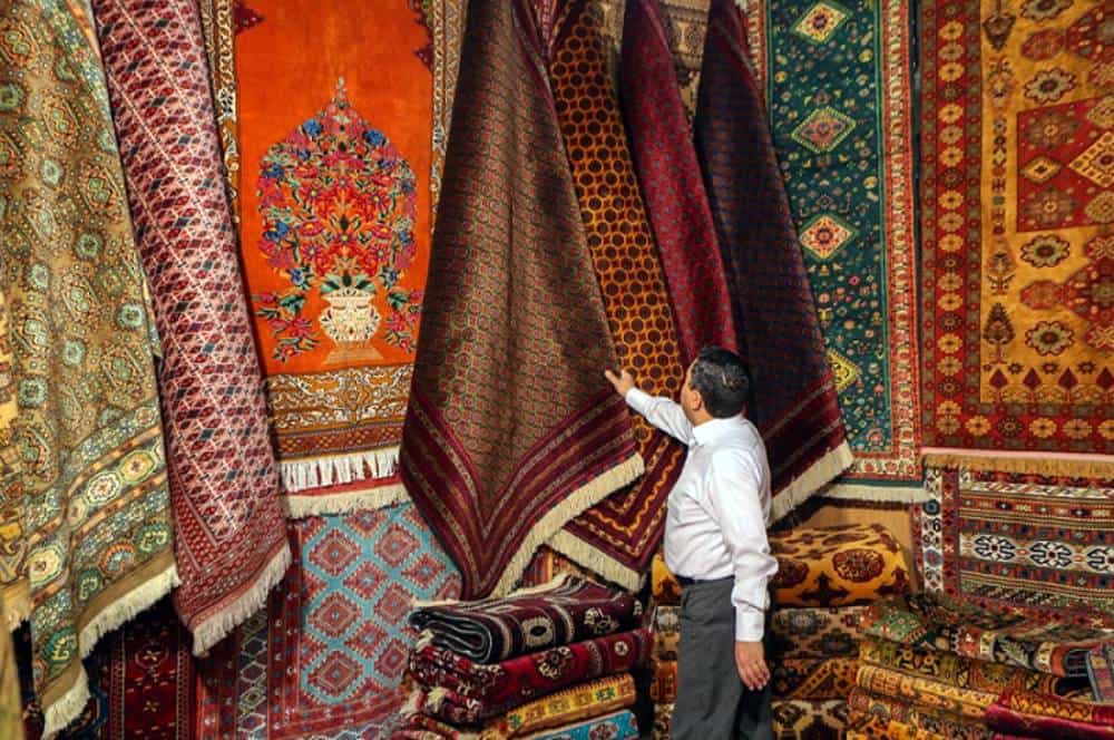 صدور فرش ایران دچار رکود شده است. عوامل فرهنگی هم در این رکود بیتأثیر نیستند.
