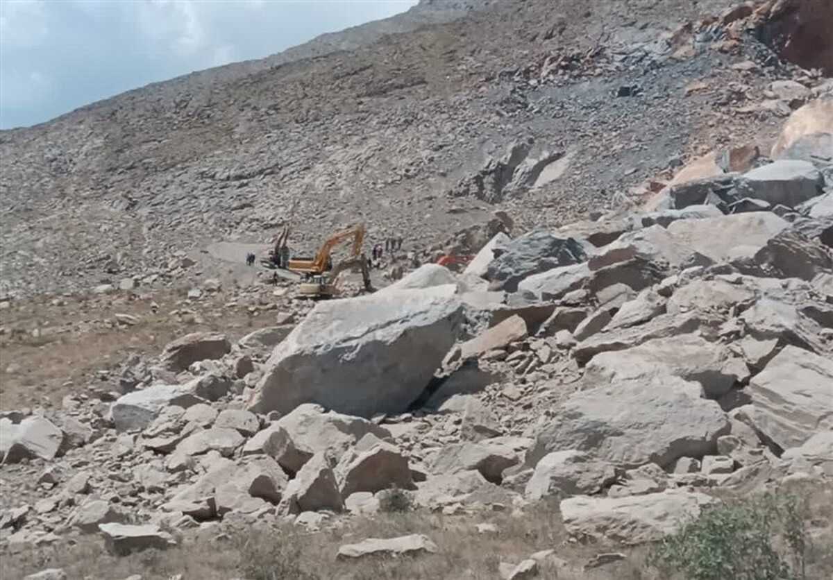 نمایی از ریزش دوباره معدن شازند