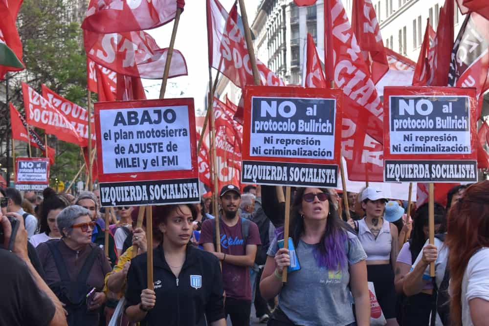 تصویری از اعتراضات اولیه بوئنوس آیرس