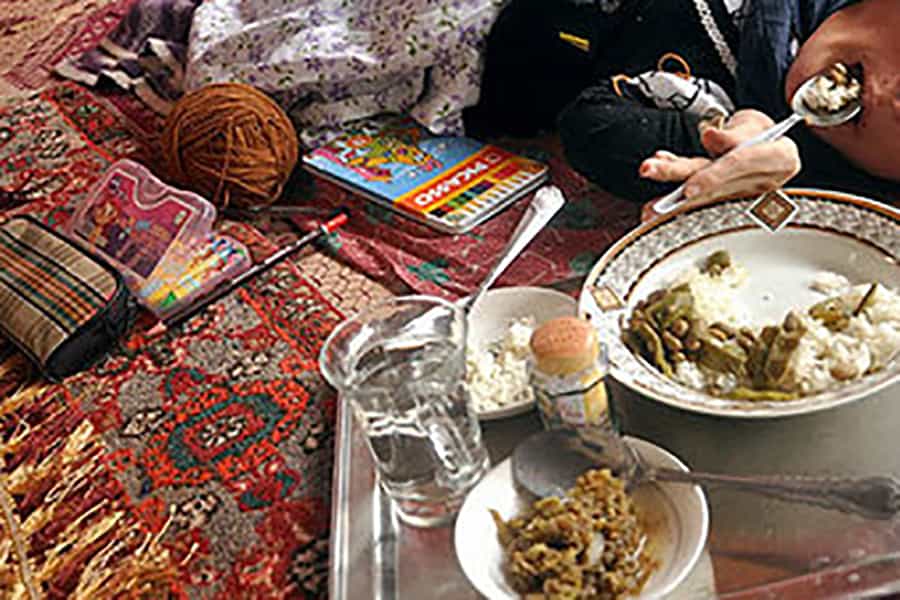 وضع تغذیه‌ی اکثر معلولان در ایران مناسب نیست. مشاهدات این را می‌گویند، بررسی جامع مطمئنی صورت نگرفته است.