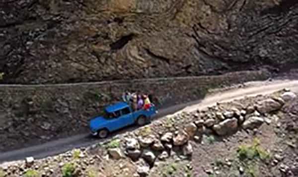 در جاده‌های کوهستانی اورامان