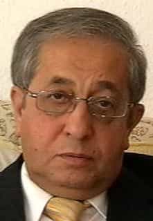 حسن شریعتمداری، فعال و تحلیلگر سیاسی
