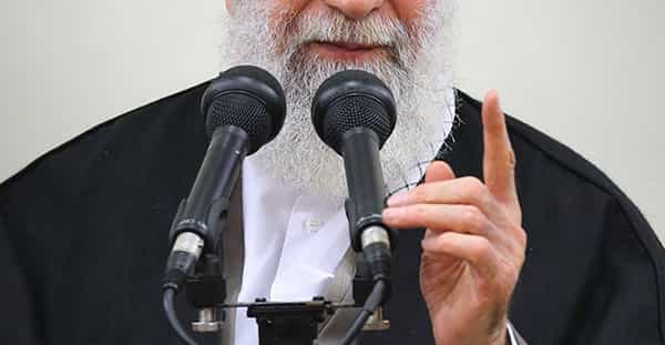خامنهای در دیدار با «نخبگان و دانشجويان بسيجي مدالآور دانشگاه شريف»، ۱۳ دی ۱۳۹۵
