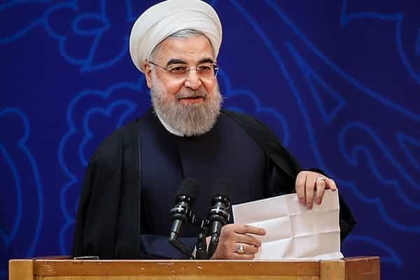 سهشنبه ۷ اسفند: سخنرانی حسن روحانی، رئیس جمهوری اسلامی یک روز بعد از استعفای ظریف در جمع مدیران بانک مرکزی ایران