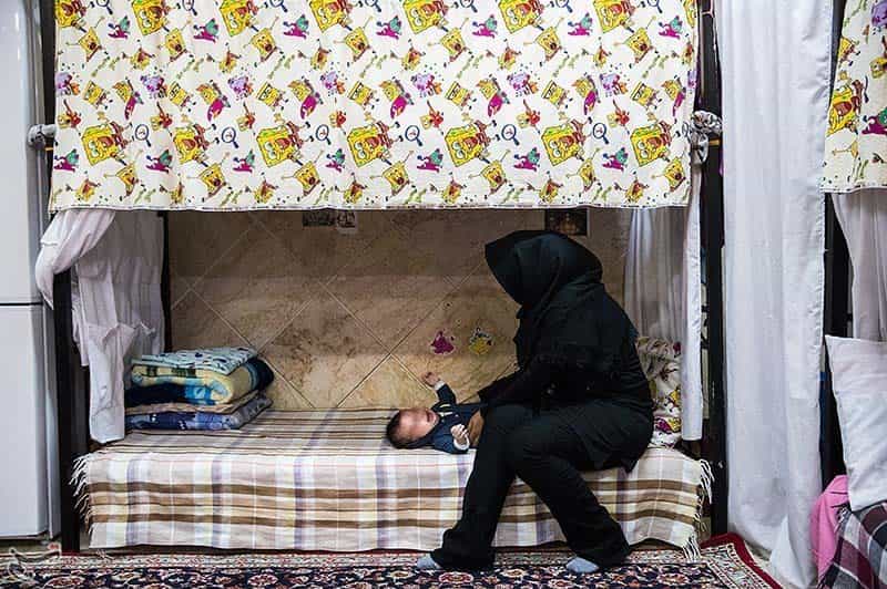 زندان زنان (قرچک): کودک نیز همراه مادر حبس میکشد