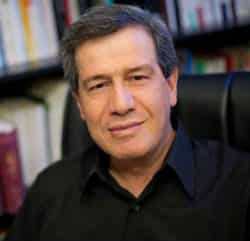 مسعود نقرهکار، نویسنده تبعیدی ایرانی