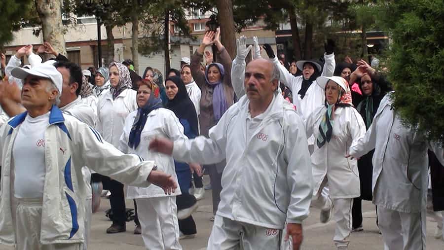 پارک لاله، صحنهای از ورزش صبحگاهی، گروه یاران