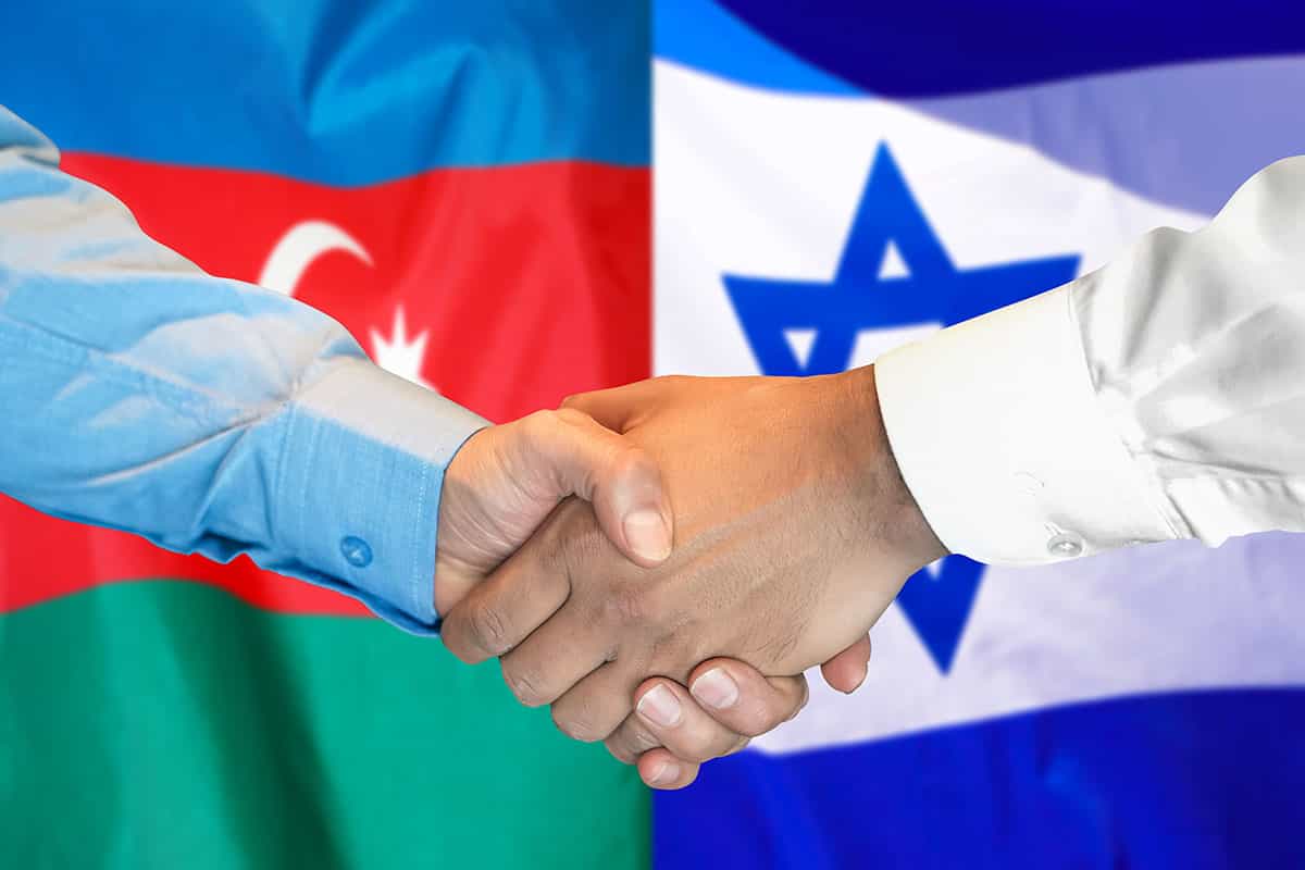 اسرائیل و آذربایجان − هر چه میگذرد با گرمی بیشتر دست همدیگر را میفشرند − تصویر از Shutterstock