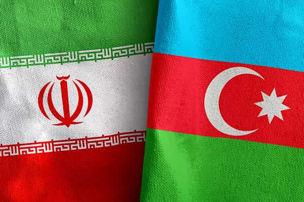 پرچمهای جمهوری اسلامی ایران و جمهوری آذربایجان