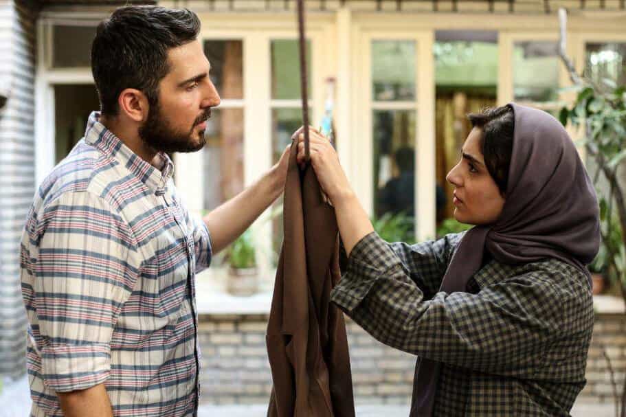 نمایی از فیلم هفت و نیم به کارگردانی نوید محمودی: ارزشگذاری زنان بر ساس روابط جنسی آنها و نادیده گرفتن سایر ابعاد وجودی زن.