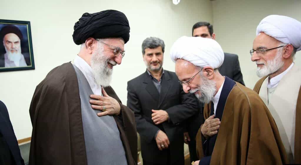 محمدتقی مصباح یزدی، کرنش دربرابر «ولی فقیه»