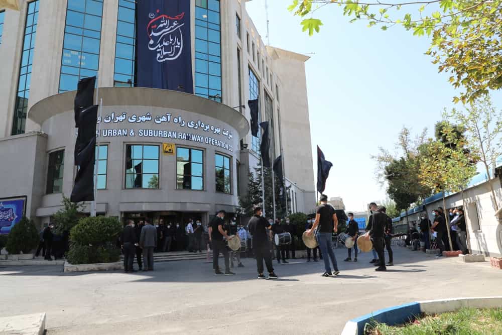محرم ۱۴۰۰، اختصاص فضا و امکانات متروی تهران به نمایش ولایتمداری مسئولان