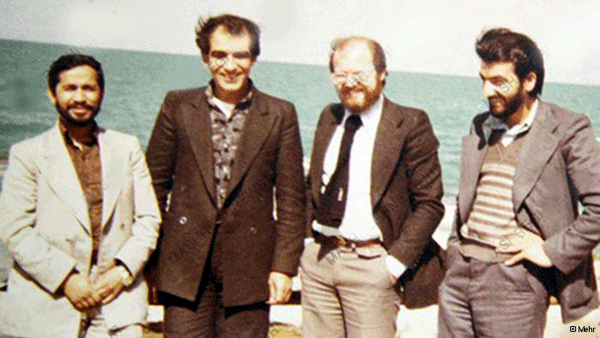 از راست به چپ: محسن رضایی، انیس نقاش، محمد صالحالحسینی، محسن رفیقدوست