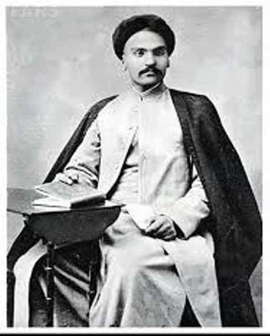 سید حسن تقی‌زاده در کسوت طلبگی