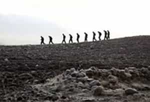 دانشآموزان روستای بندول در راه مدرسه: عکس از حسن شیروانی