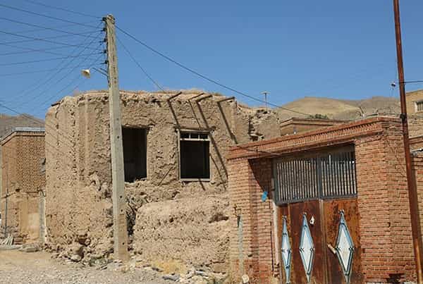 از منظرههای ثابت روستاهای اطراف دریاچه ارومیه، خانهای متروکه (روستاری باری، خبرگزاری تسنیم، عکاس: سهند احمدزاده)