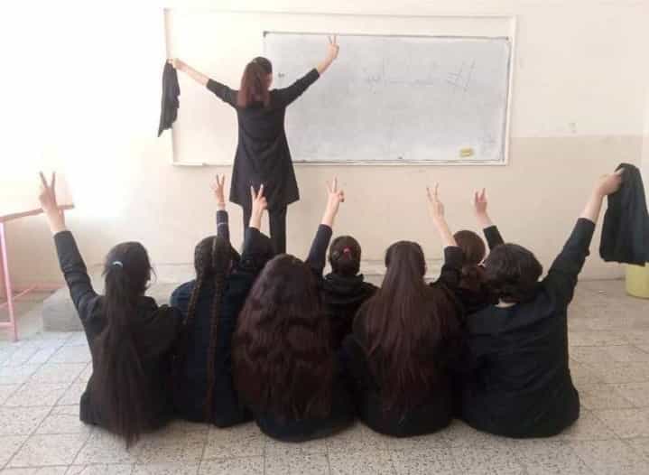 دانشآموزان سنندج، دهم مهر ــ منبع: کانال تلگرامی شورای هماهنگی تشکلهای صنفی فرهنگیان