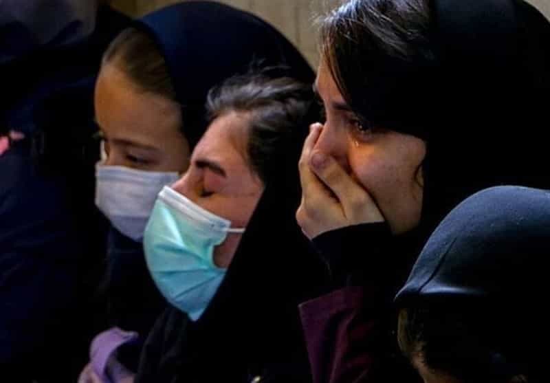 دانشآموزان شیرازی پس از حمله شیمیایی به مدرسهشان ــ عکس: تسنیم