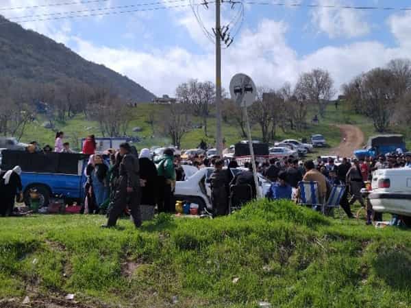 حلقه رقص و شادی؛ روز طبیعت، دربند دزلی کردستان: فروردین ۱۴۰۲