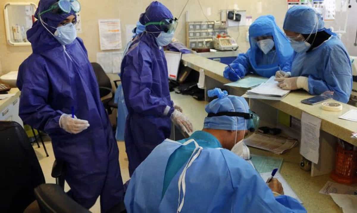 کمبود ۷۰ هزار پرستار موجب فرسودگی پرستاران شاغل شده است.