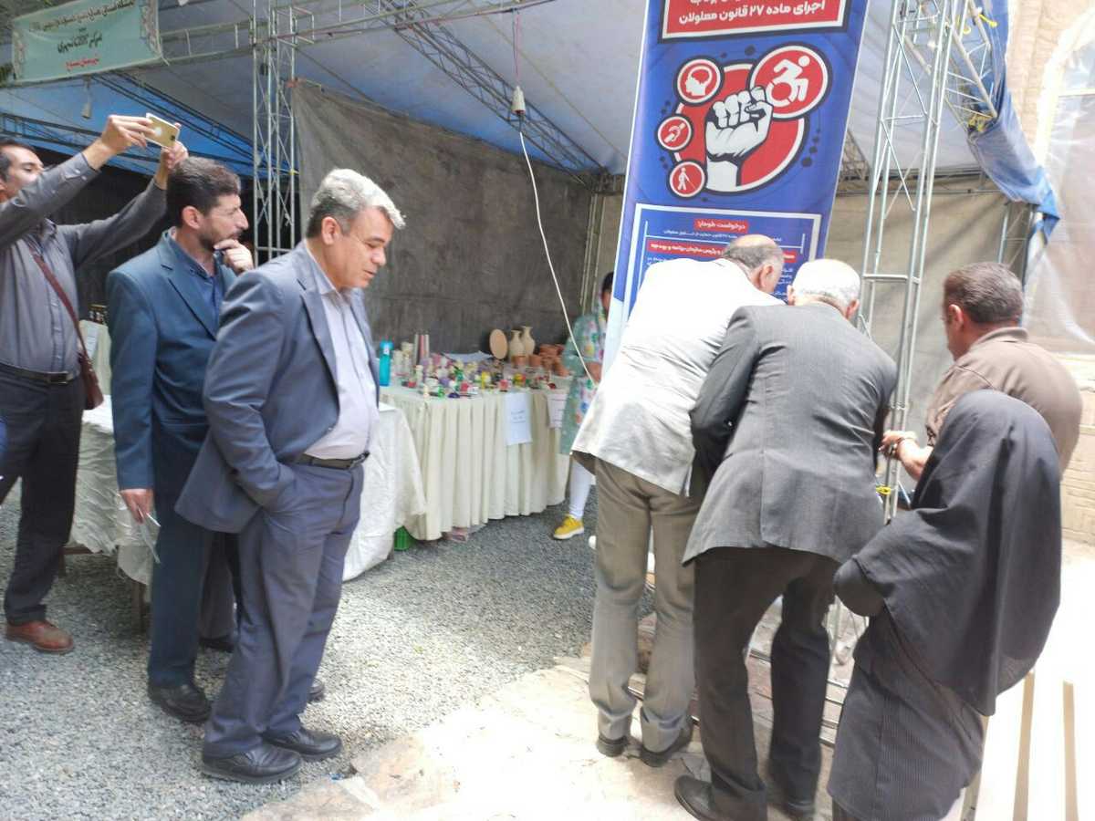 افراد دارای معلولیت در سنندج طومار اعتراضی امضا میکنند ــ عکس: کمپین پیگیری حقوق افراد دارای معلولیت