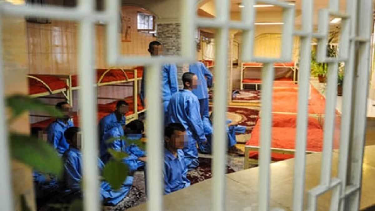 چند زندانی در یکی از زندانهای ایران