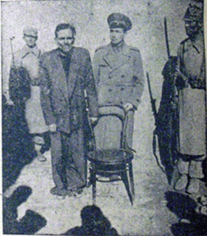 میرزاربیع کبیری وزیر پست و تلگراف دموکراتها قبل از لحظه اعدام (عکس از هفتهنامه ترقی، «اعدام کبیری»، دوره ۵، ش. ۳۳، ش. مسلسل ۲۰۹، تاریخ ۲۳ دی ۱۳۲۵، ص.۱.) با حکم دادگاه صحراییدر زندان تبریز: «من نمیگویم عموم فدائیان خوبند. ممکن است به مردم اجحافاتی شده باشد. لازمه هر انقلاب همینهاست. من خود را بیگناه میدانم. من به ایران خدمت کرده ام ولی مردم قدر مرا ندانستند.» (علی حافظی، هفتهنامه ترقی، «آذربایجان و فرقه دموکرات-۵»، ش. ۲۱۴، تاریخ ۲۸ بهمن ۱۳۲۵، ص. ۶؛ همچنین شماره قبلی این منبع.)