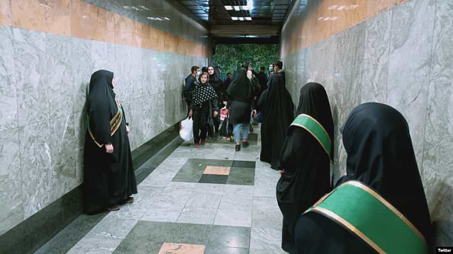 «حجاببانان» در متروی تهران
