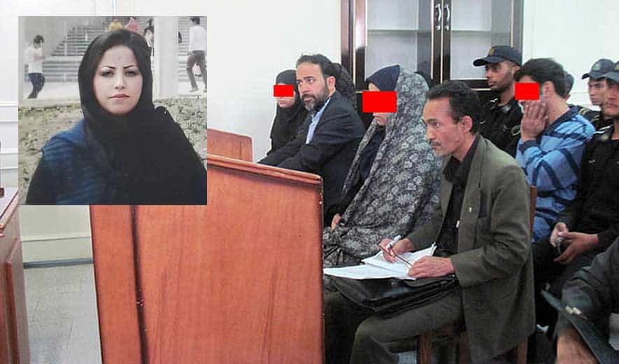 جلسه دادگاه- سمیرا سبزیان در میانه تصویر در احاطه چند نفر در یکی از جلسات محاکمهاش