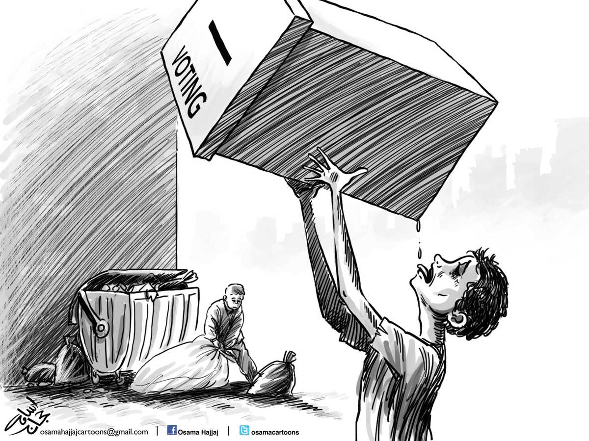 پسر خردسالی زبالهگردی میکند و پسر خردسال دیگری از جعبه رأی سعی میکند قطرهای آب بنوشد