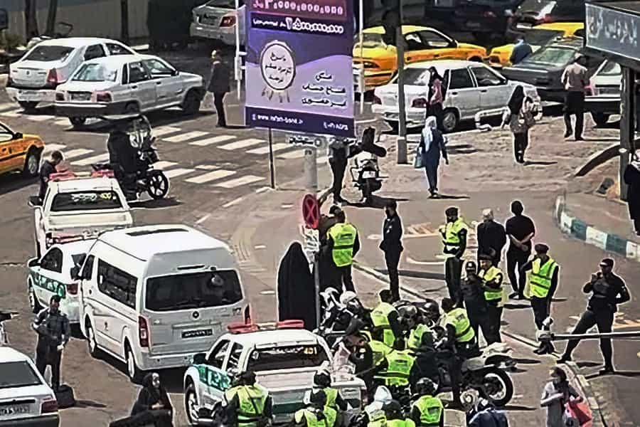 فروردین ۱۴۰۳: اجرای "طرح نور" برای کنترل و سرکوب زنان (عکس از شبکه‌های اجتماعی)