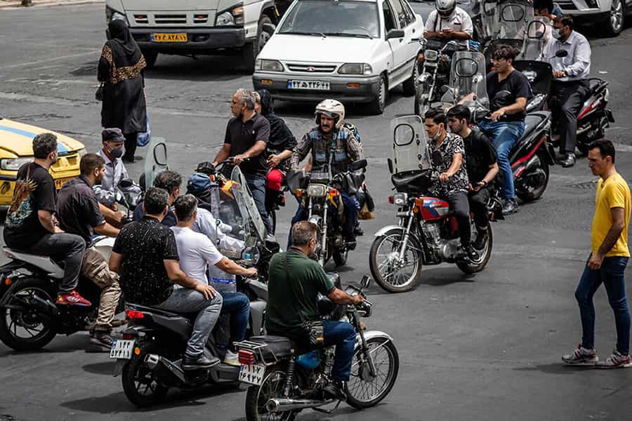 موتورسواری: هم راه حل و هم یک معضل ترافیک تهران