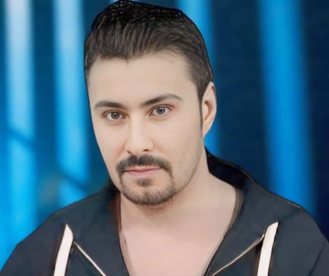 پرتره رنگی از خسرو بشارت