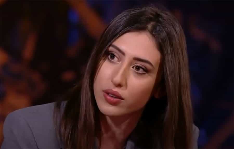 چهره چچیلیا سالا، روزنامهنگار ایتالیایی در حال گفتوگو در یک برنامه تلویزیونی