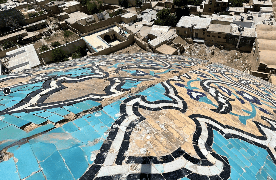 مرمت غیراصولی و خبرساز گنبد مسجد شیخ لطف الله اصفهان
