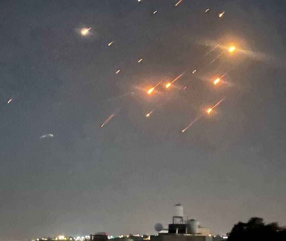 تصویر منسوب به موشک های ایران در بامداد ۲۸ خرداد