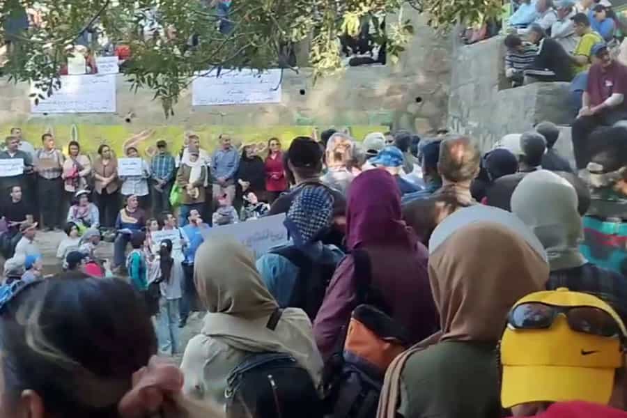 تجمع اعتراضی عدهای از مردم سنندج علیه اخراج گسترده معلمان کردستان