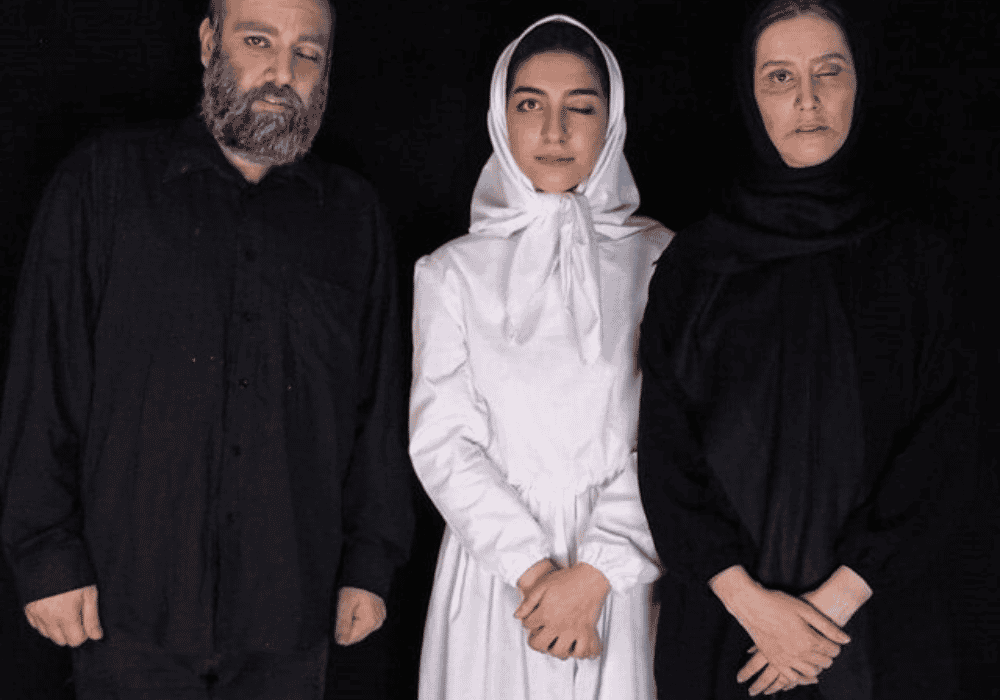 فروپاشی در سایه‌ ترس: نمایشنامه‌ی «کفشدوزک‌ها حوالی میدان انقلاب». تصویری از بازیگران این نمایشنامه که هرگز روی صحنه نرفتند. عکس: ایسنا