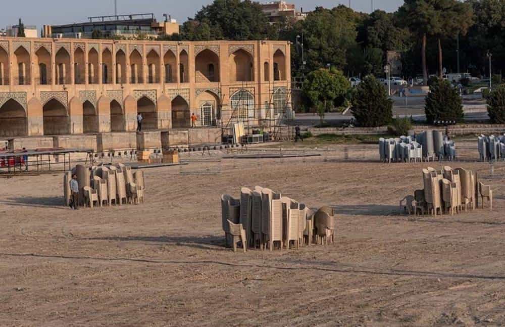 پس از لغو کنسرت شجریان، برگزاری کنسرت در بستر خشک زاینده‌رود خبرساز شد (عکس: خبرآنلاین)