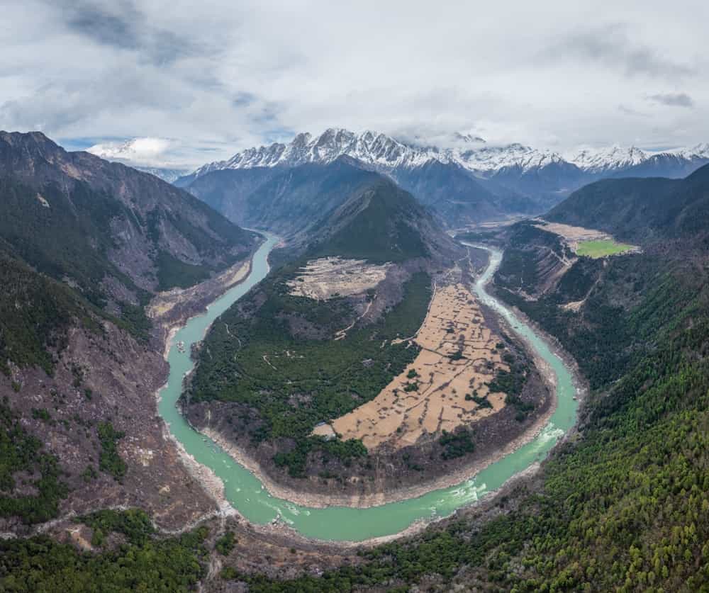 رودخانه یارلونگ در تبت