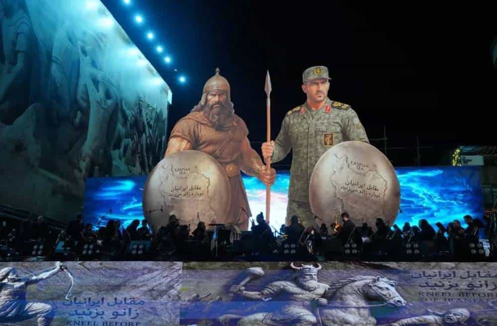 از امت اسلامی تا باستان‌گرایی. وطن‌پرستی دوازده روزه در میدان «انقلاب