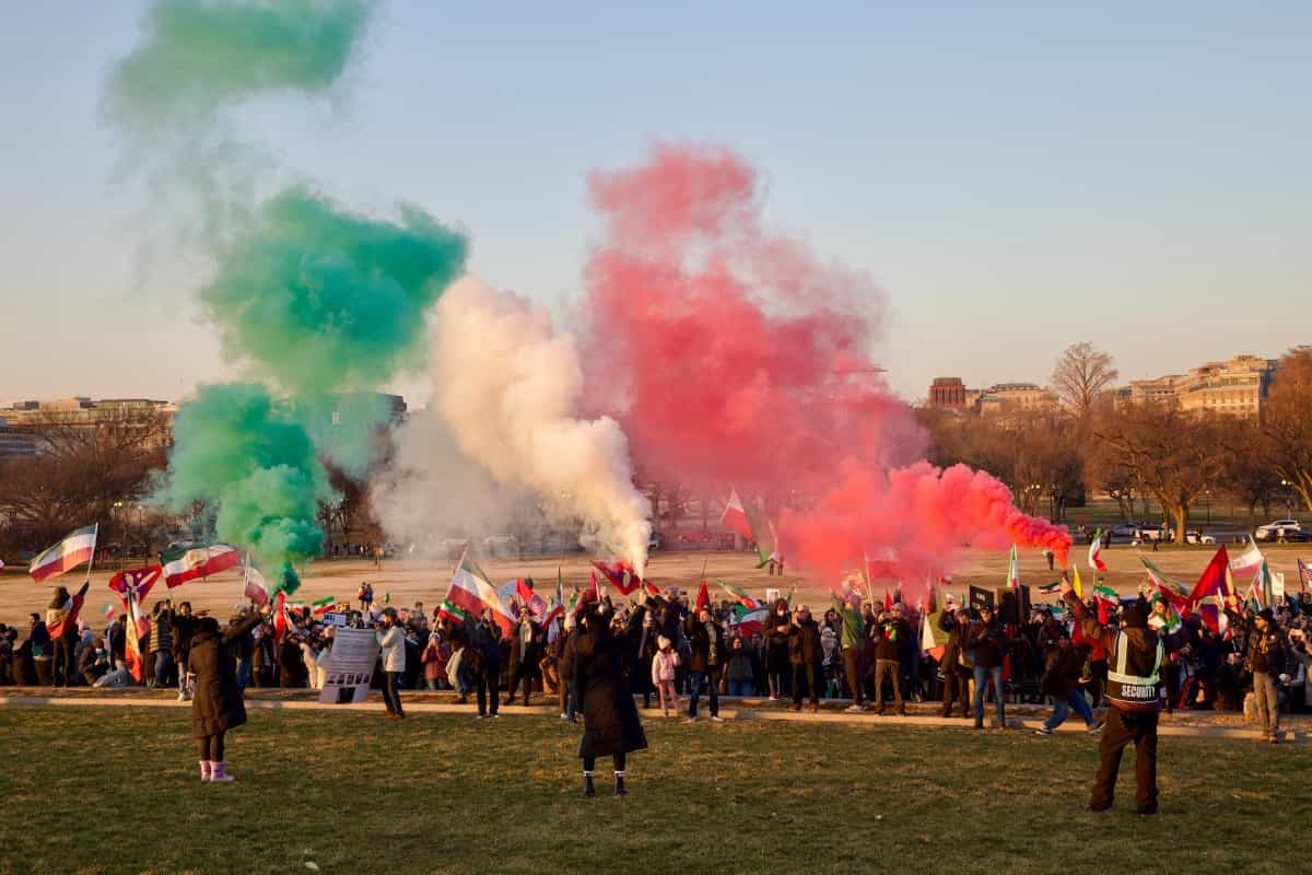 تظاهرکنندگان در حمایت از اعتراضات ایران در آمریکا