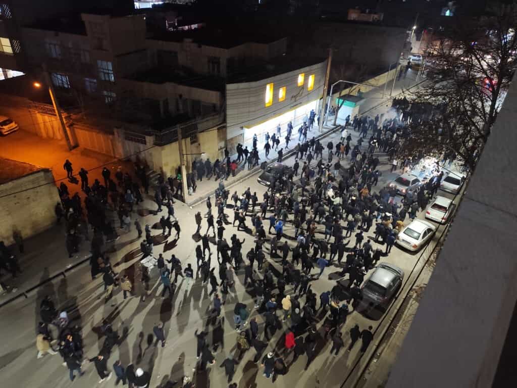 تظاهرات مردم در خیابان کرمانشاه در ۱۸ دی ۱۴۰۴